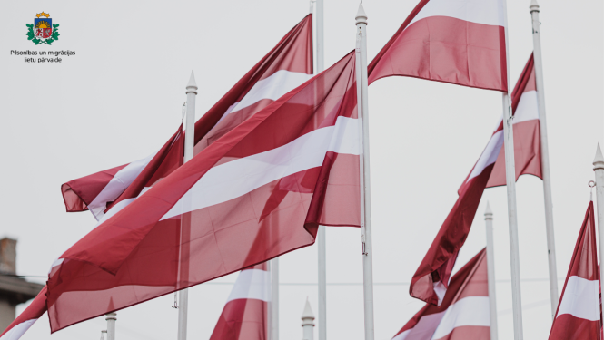 Latvijas karogi