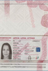 Diplomātiskās pases paraugs