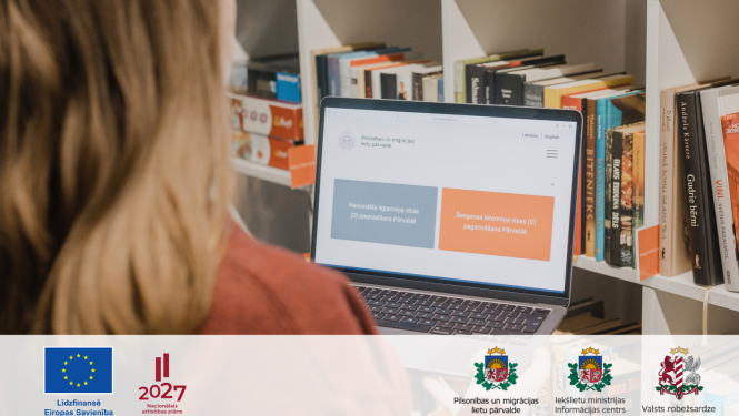 Uz portatīvā datora ekrāna atvērta mājaslapa: https://vizucelvedis.pmlp.gov.lv/