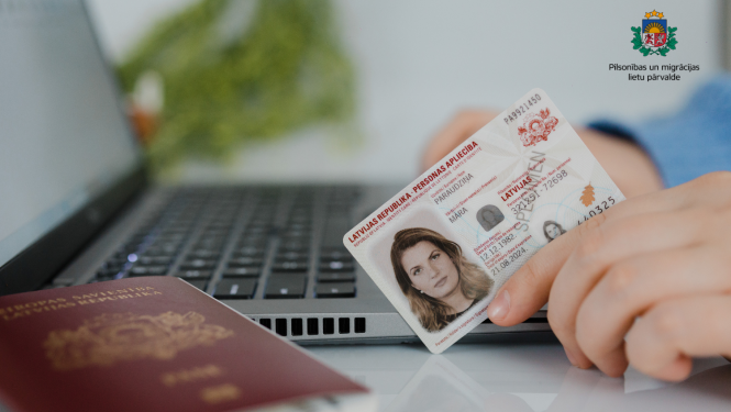 eid karte un pase, ar datoru uz galda