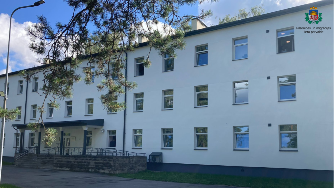 Patvēruma meklētāju centra "Mucenieki" ēka