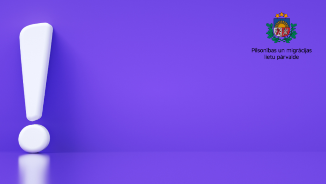 Izsaukuma zīme uz lillā fona