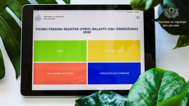 planšetdators ar atvērtu Fizisko personu reģistra e-rīku