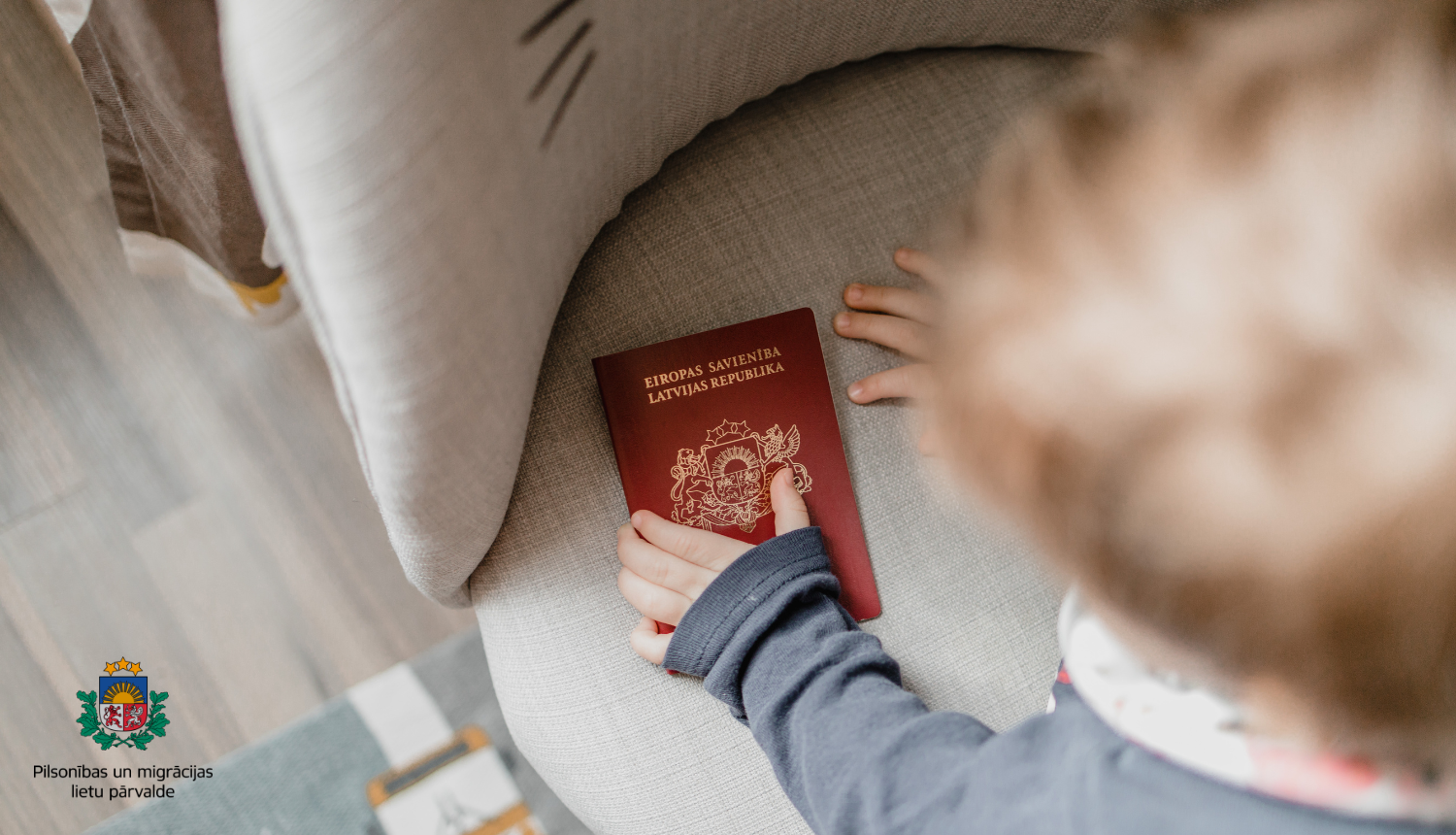 Bērna galva ar pasi