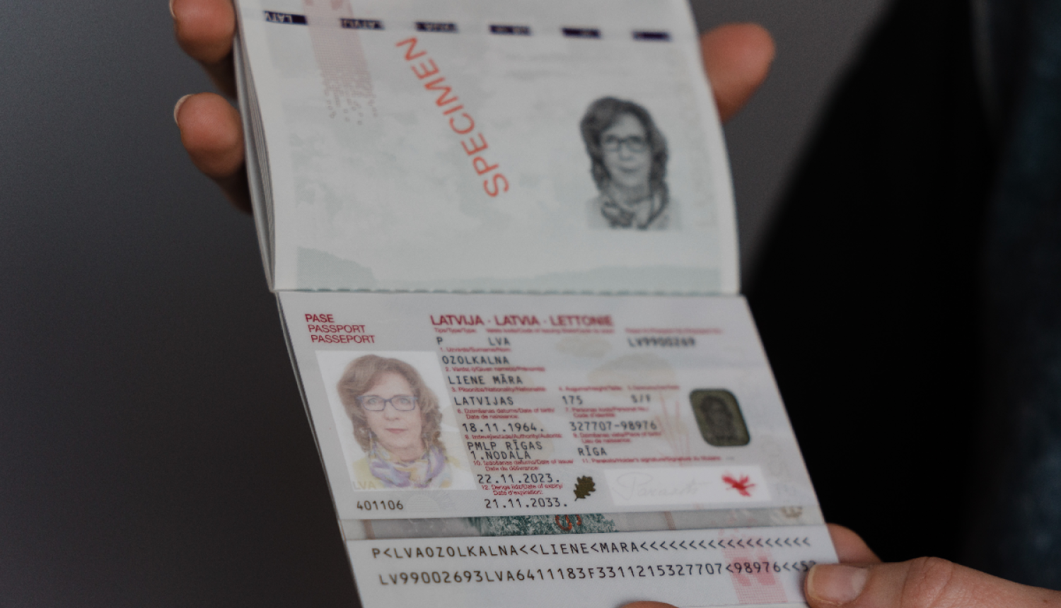 Jaun;a parauga pases lappuse