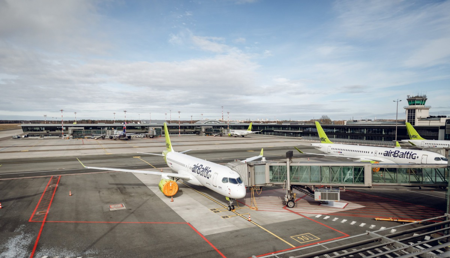 Tiek pārtraukti pasažieru pārvadājumi no un uz Apvienoto Karalisti